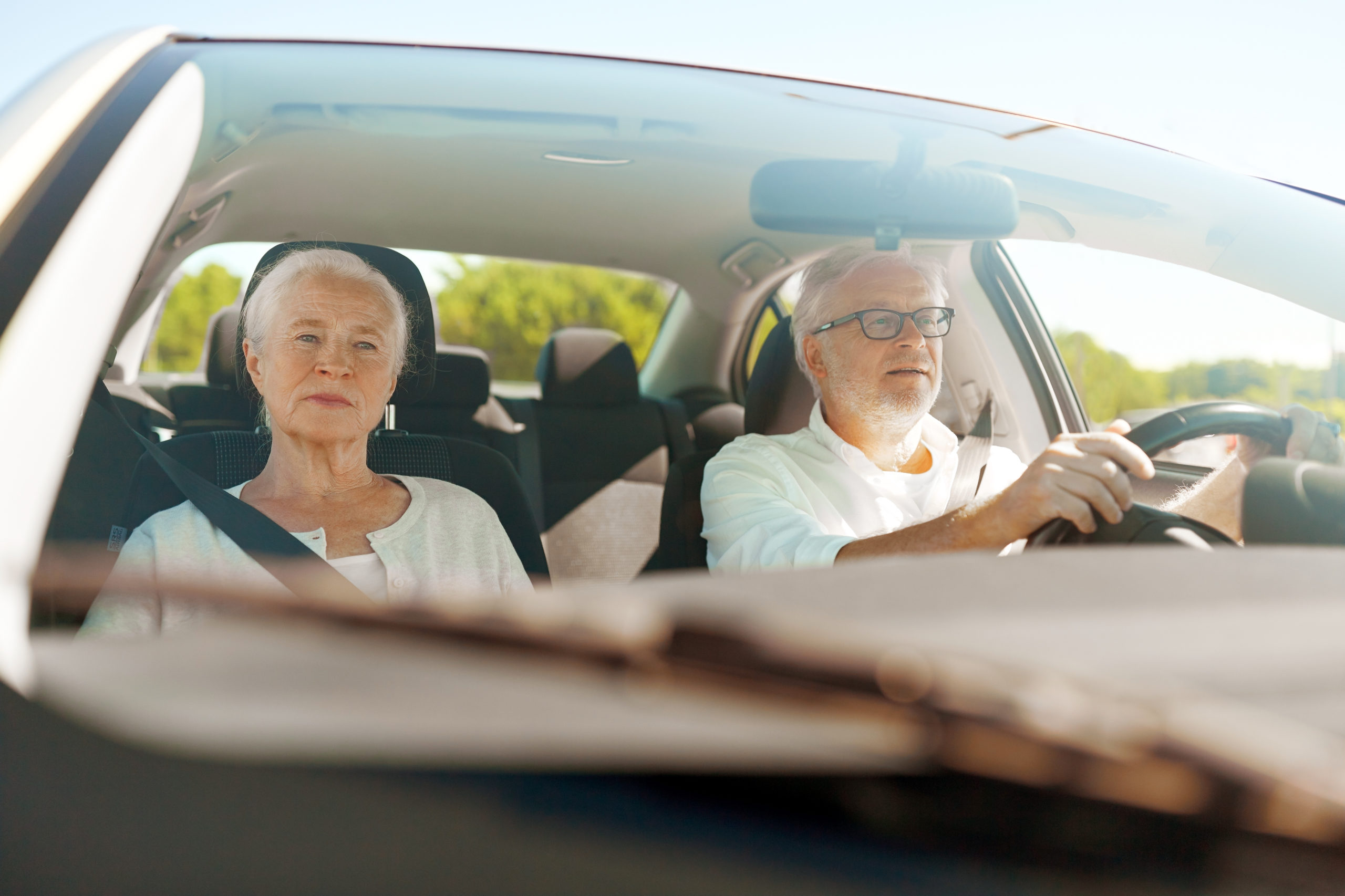 Y a-t-il un âge limite pour conduire et existe-t-il des différences ?