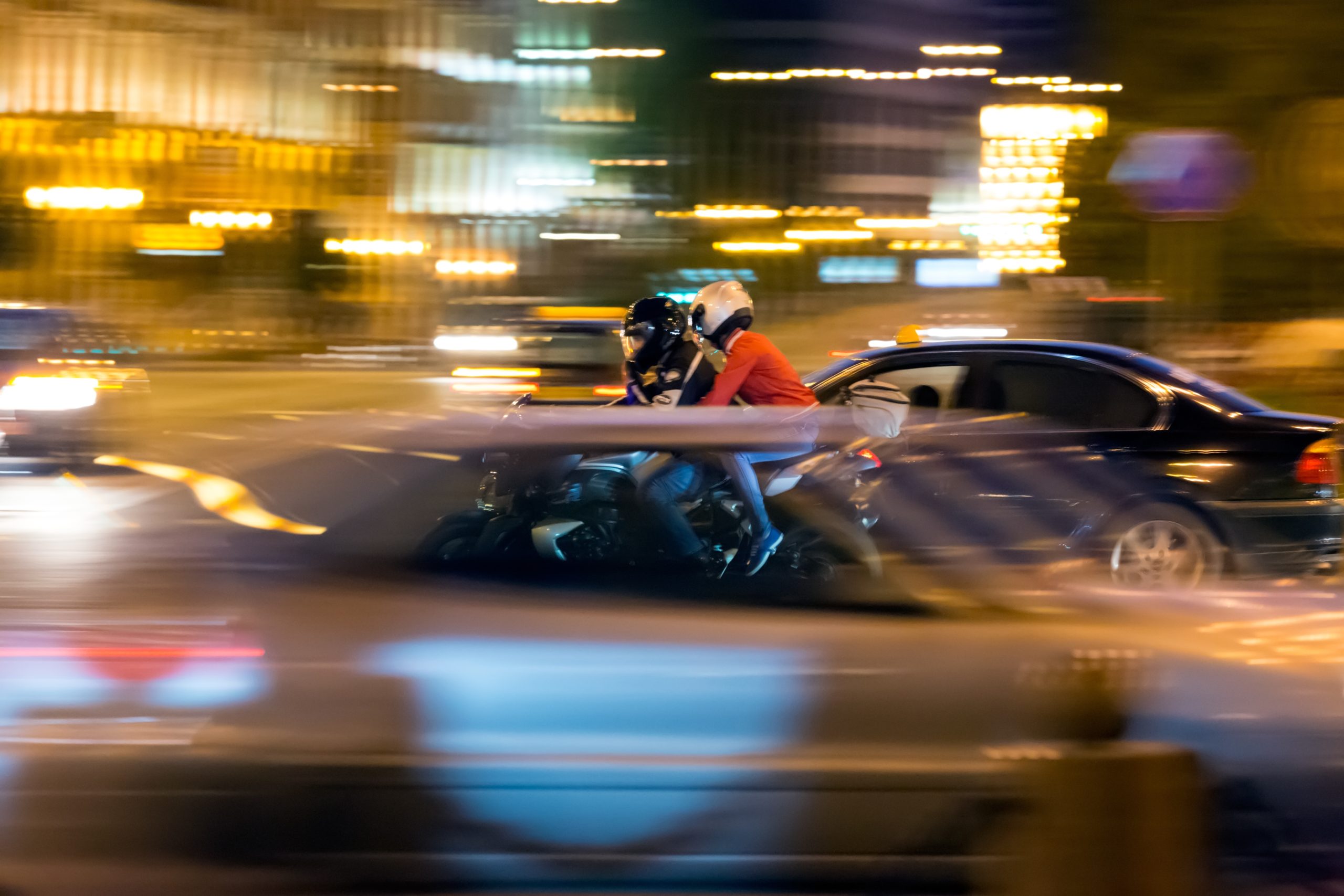 2 roues : l’interdiction de circuler entre deux files est de retour