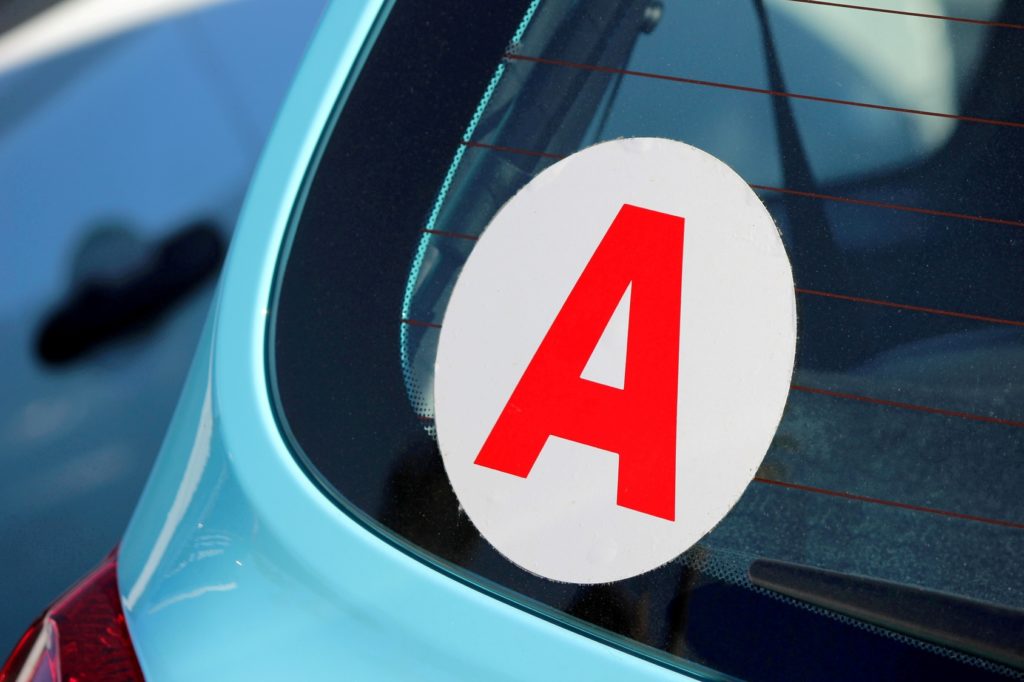 A jeune conducteur